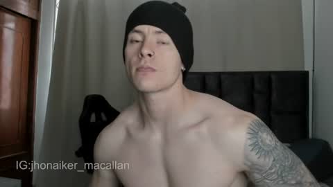 Snapshot of jhonny_macallan chatting on July 2026 07:35:02 PM Jhonaiker online show from July 2026 07:35:02 PM
