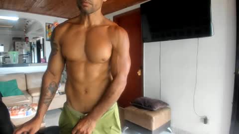Snapshot of jhonnyxxfitnexx chatting on May 2026 06:05:01 PM jh online show from May 2026 06:05:01 PM