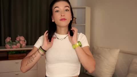 Mari online show from November 2025 09:26:02 AM