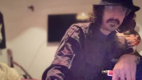 Jigz1986 online show from April 2026 11:29:01 PM