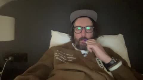 Snapshot of jimboo400 chatting on December 2024 09:17:01 PM jimboo400 online show from December 2024 09:17:01 PM