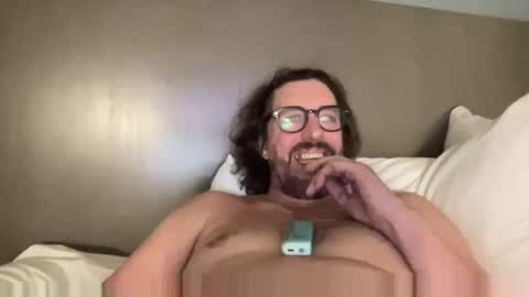 Snapshot of jimboo400 chatting on September 2025 04:03:02 AM jimboo400 online show from September 2025 04:03:02 AM