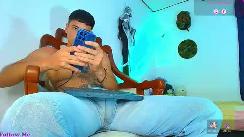 Jimm  Independent Model  online show from November 2025 04:51:01 PM