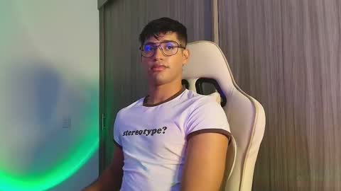 Jimmy Leeh online show from October 2025 09:15:01 PM