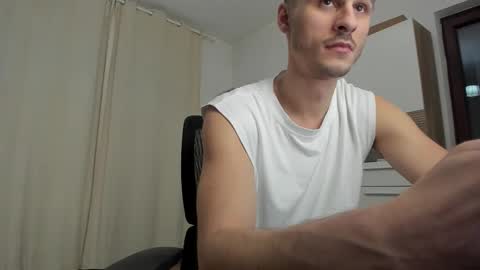 AlphaJimmy online show from September 2025 07:07:02 PM