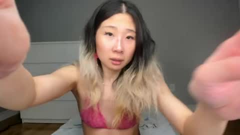 Jiwoo online show from March 2026 11:52:02 PM