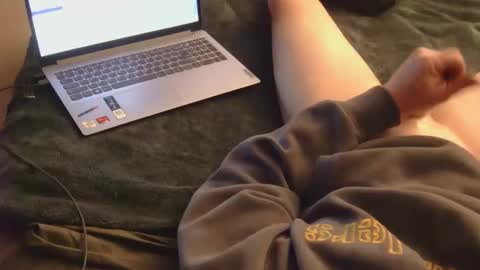 jjunior420 online show from December 2025 01:58:01 AM