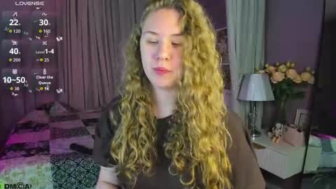 Snapshot of joan_green chatting on June 2026 01:07:02 AM GMT2 Tue-Wed Fri-Sun 3-9AM Joan green online show from June 2026 01:07:02 AM