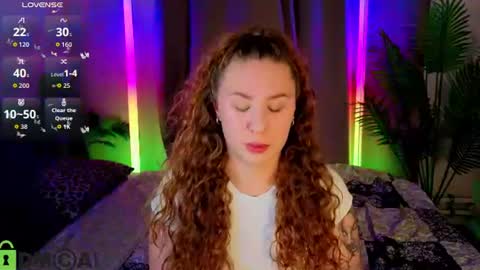 Snapshot of joan_green chatting on July 2026 03:00:02 AM GMT2 Tue-Wed Fri-Sun 3-9AM Joan green online show from July 2026 03:00:02 AM