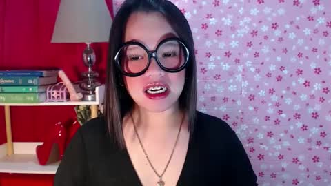 Joana online show from November 2025 07:59:01 PM