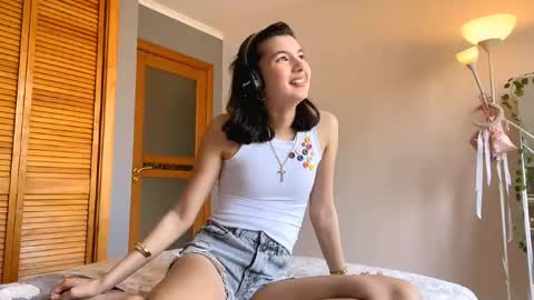 joanaphippin online show from April 2026 07:22:01 AM