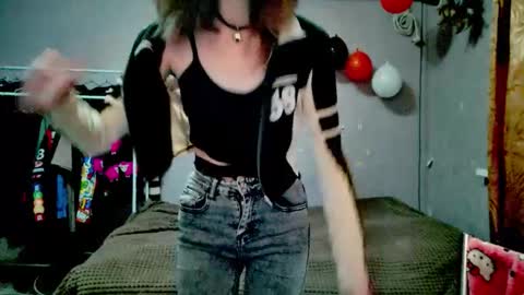 Joannatompson online show from November 2025 11:37:02 PM