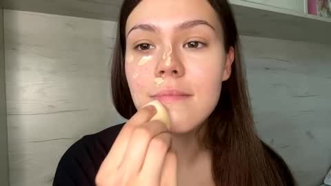 Mila online show from April 2026 10:14:02 AM