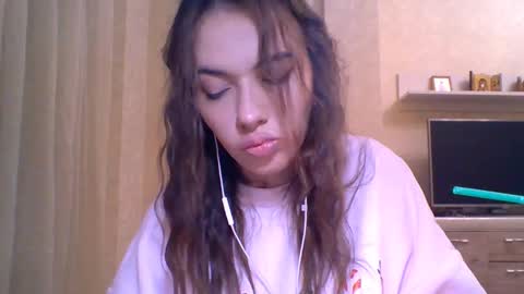 Jennifer online show from December 2025 05:42:02 PM