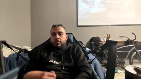 Snapshot of joevonknee chatting on January 2025 02:15:01 AM joevonknee online show from January 2025 02:15:01 AM