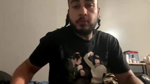 Snapshot of joevonknee chatting on October 2025 12:15:01 PM joevonknee online show from October 2025 12:15:01 PM