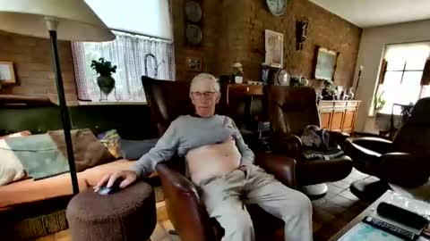 Snapshot of johan7_heet chatting on June 2026 04:40:02 PM johan7 heet online show from June 2026 04:40:02 PM