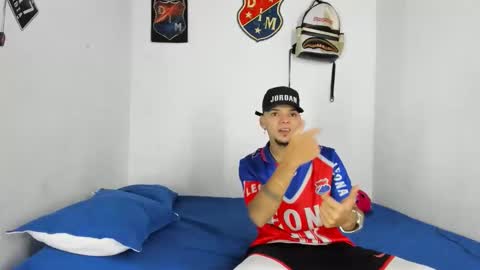 johan_and_antonella online show from December 2025 03:29:01 PM