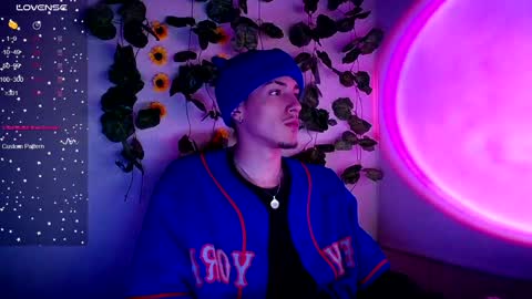 Snapshot of johan_parker222 chatting on September 2025 11:42:02 PM johan_parker222 online show from September 2025 11:42:02 PM