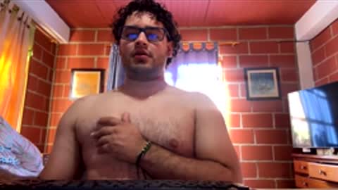Snapshot of johanbecerra chatting on November 2025 09:38:02 PM Johan online show from November 2025 09:38:02 PM
