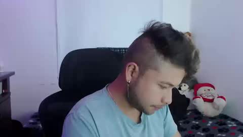 JOHAN independient model online show from September 2025 03:01:01 PM