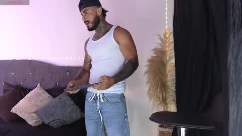 Snapshot of john_and_louis chatting on May 2026 11:59:01 AM John online show from May 2026 11:59:01 AM