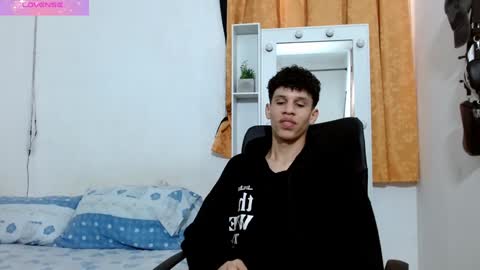 john_ssnow29 online show from December 2024 07:16:01 PM