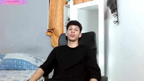 john_ssnow29 online show from December 2024 08:01:02 PM