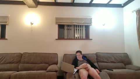 johnathan_stuart33 online show from June 2026 12:37:01 AM