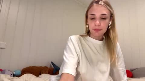 Snapshot of johnlandolf chatting on June 2026 10:15:01 AM Oly online show from June 2026 10:15:01 AM
