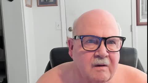 johnno52 online show from December 2024 04:20:01 PM