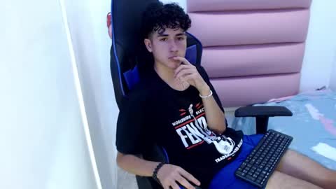 johnny_cagee online show from December 2024 10:01:02 AM