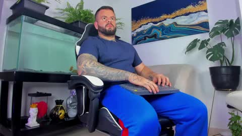 Snapshot of johnnygrayson_ chatting on May 2026 12:04:02 AM JOHNNY online show from May 2026 12:04:02 AM