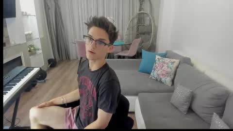 Johnny k. online show from July 2026 07:16:01 PM