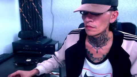 johnsonisaac94  online show from February 2025 11:36:01 AM