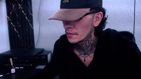 johnsonisaac94  online show from February 2025 04:15:01 AM