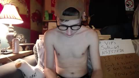 Snapshot of johstondude chatting on May 2026 12:40:02 AM Johston online show from May 2026 12:40:02 AM