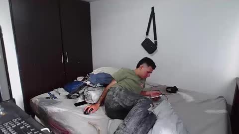 jokerbrad_1 online show from October 2025 06:52:01 PM