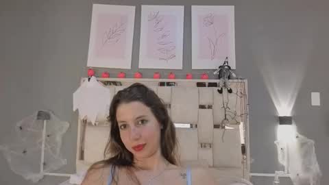 jolie_lov online show from October 2025 03:57:02 PM
