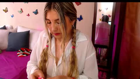 Jolie Mature online show from November 2025 08:10:01 PM