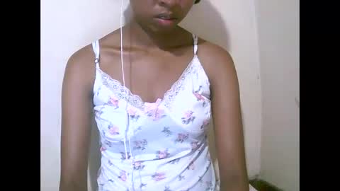 joliekah27 online show from April 2026 08:50:02 AM