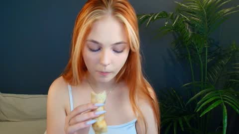 Snapshot of jolly_bean chatting on January 2025 05:40:01 AM Polly  online show from January 2025 05:40:01 AM