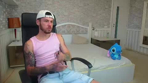 Snapshot of jonahshaw chatting on July 2026 04:27:01 AM JonahShaw online show from July 2026 04:27:01 AM