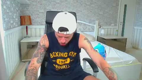 Snapshot of jonahshaw chatting on July 2026 10:39:01 AM JonahShaw online show from July 2026 10:39:01 AM