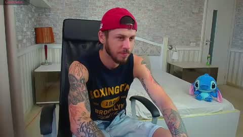 Snapshot of jonahshaw chatting on July 2026 05:05:01 AM JonahShaw online show from July 2026 05:05:01 AM