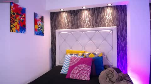 Jonas  online show from March 2026 04:29:02 AM