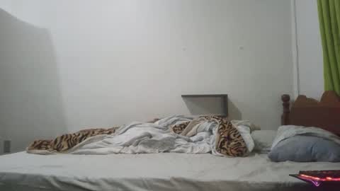 jonasf2525 online show from February 2026 02:53:02 AM