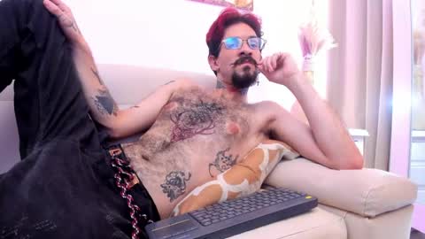 jonathan_sinn online show from June 2026 04:00:02 PM