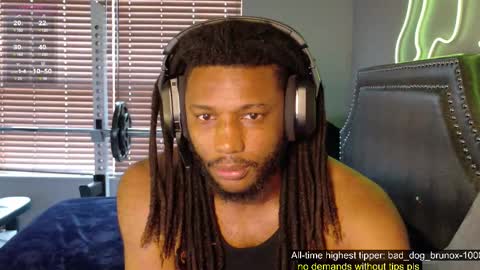 Snapshot of jonnistrokes chatting on March 2025 02:56:01 PM Jonni online show from March 2025 02:56:01 PM