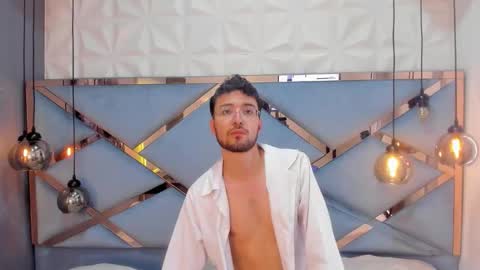 Snapshot of jonnygreey chatting on November 2025 07:24:02 PM JonnyGreey online show from November 2025 07:24:02 PM